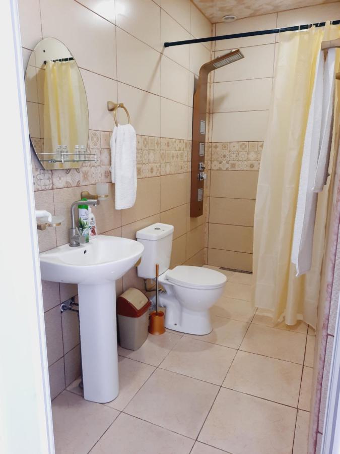 Inaisi Hotel Kutaisi Luaran gambar
