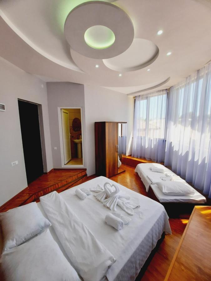Inaisi Hotel Kutaisi Luaran gambar