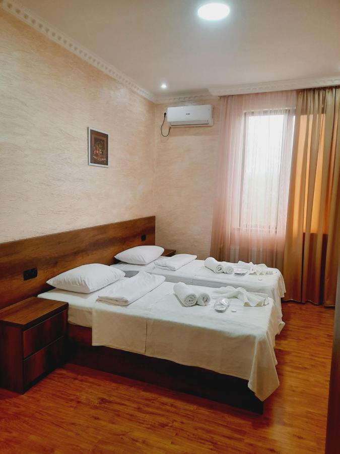 Inaisi Hotel Kutaisi Luaran gambar