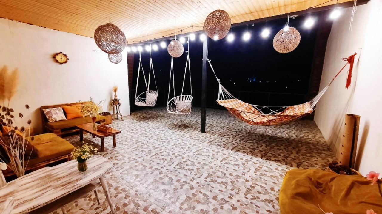 Inaisi Hotel Kutaisi Luaran gambar