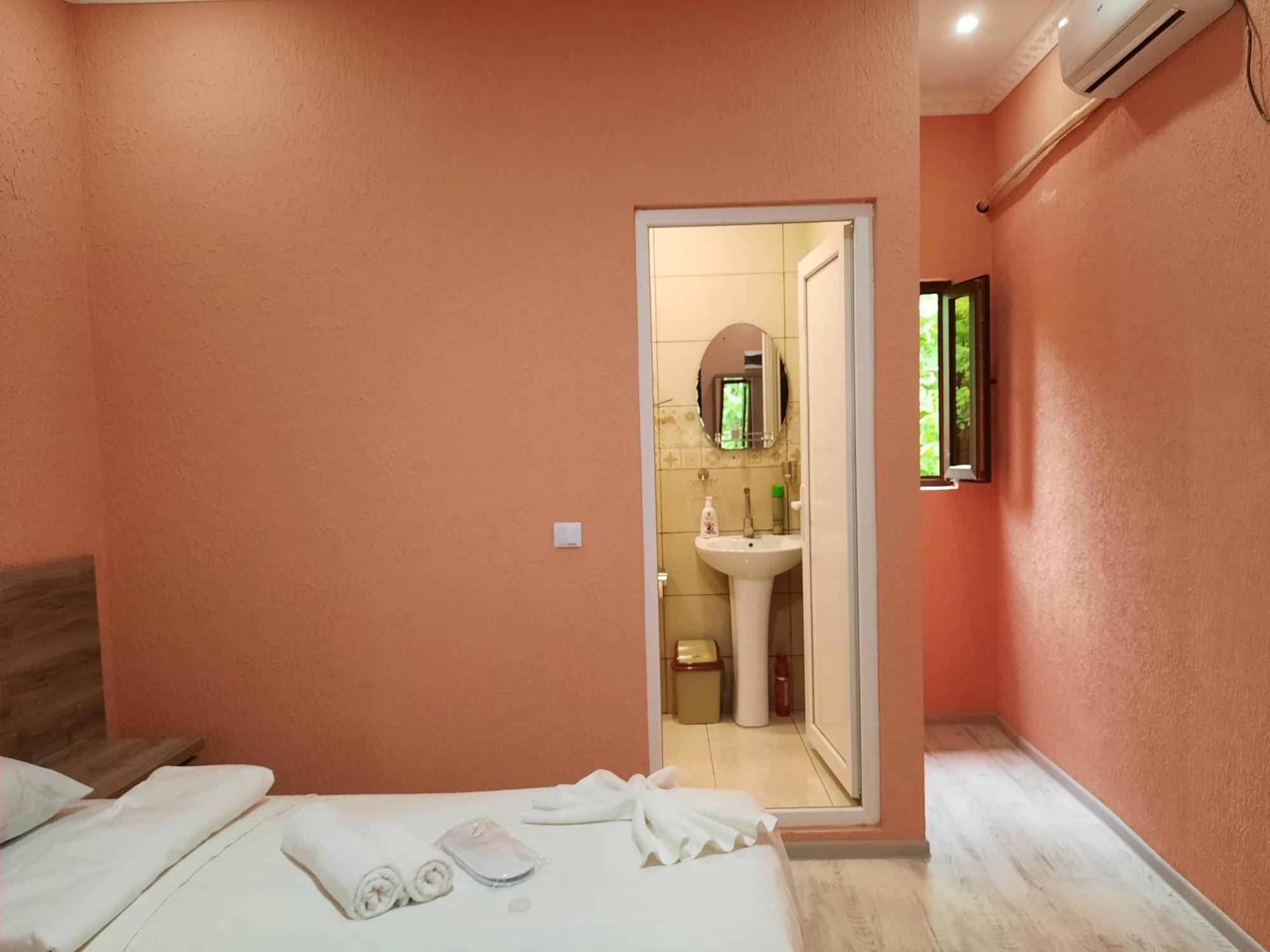 Inaisi Hotel Kutaisi Bilik gambar