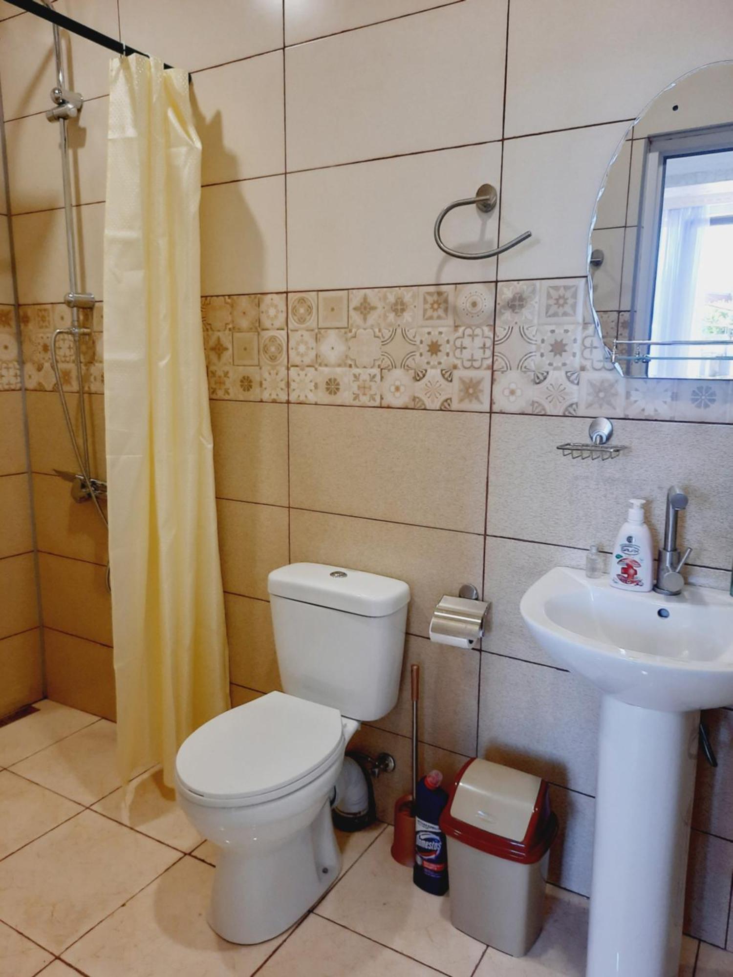 Inaisi Hotel Kutaisi Bilik gambar