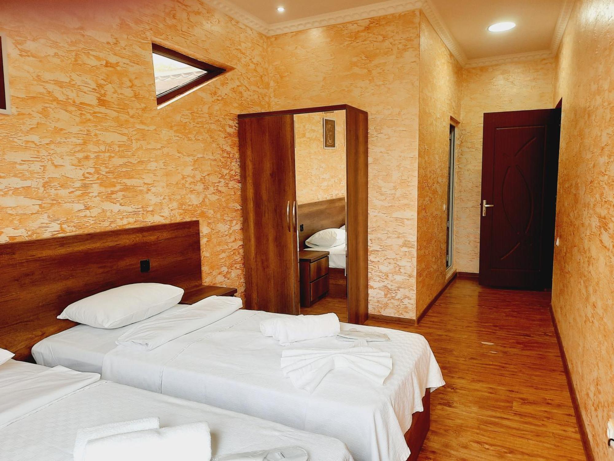 Inaisi Hotel Kutaisi Bilik gambar